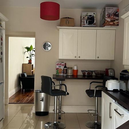 קורק Room With Private Bathroom Near The Center מראה חיצוני תמונה